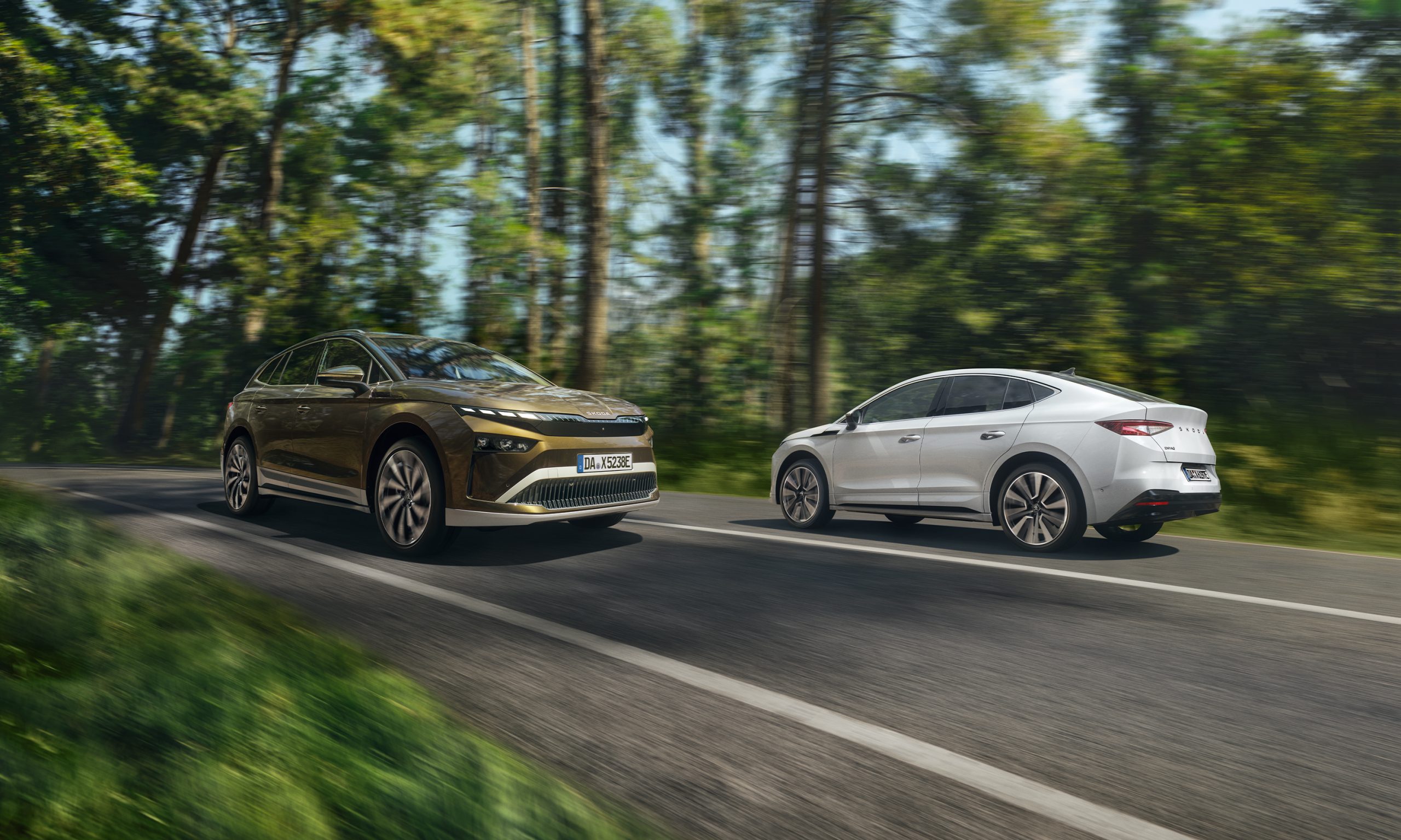 2 Škoda Enya auf Landstraße